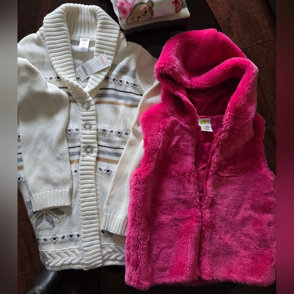 Set of 2 pieces, sweater size L 10/12 Gymboree, new.  Plushy vest from Crazy 8